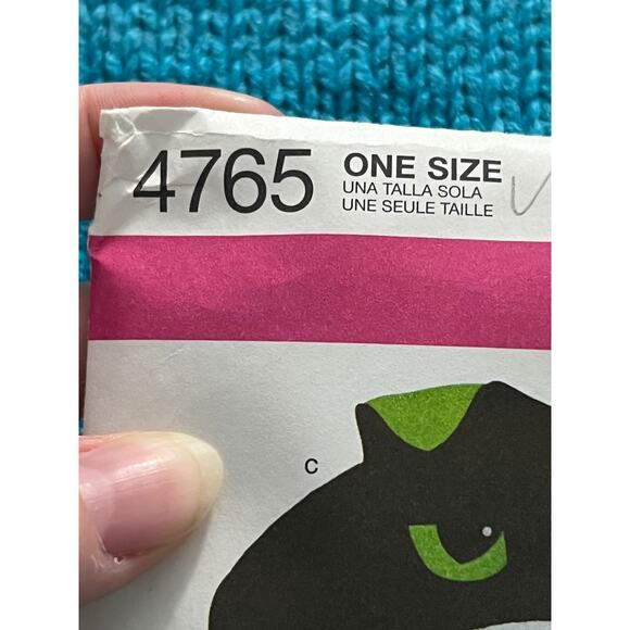 Simplicity 4765 Sewing pattern Cat bed mats catnip mouse - Picture 2 of 5